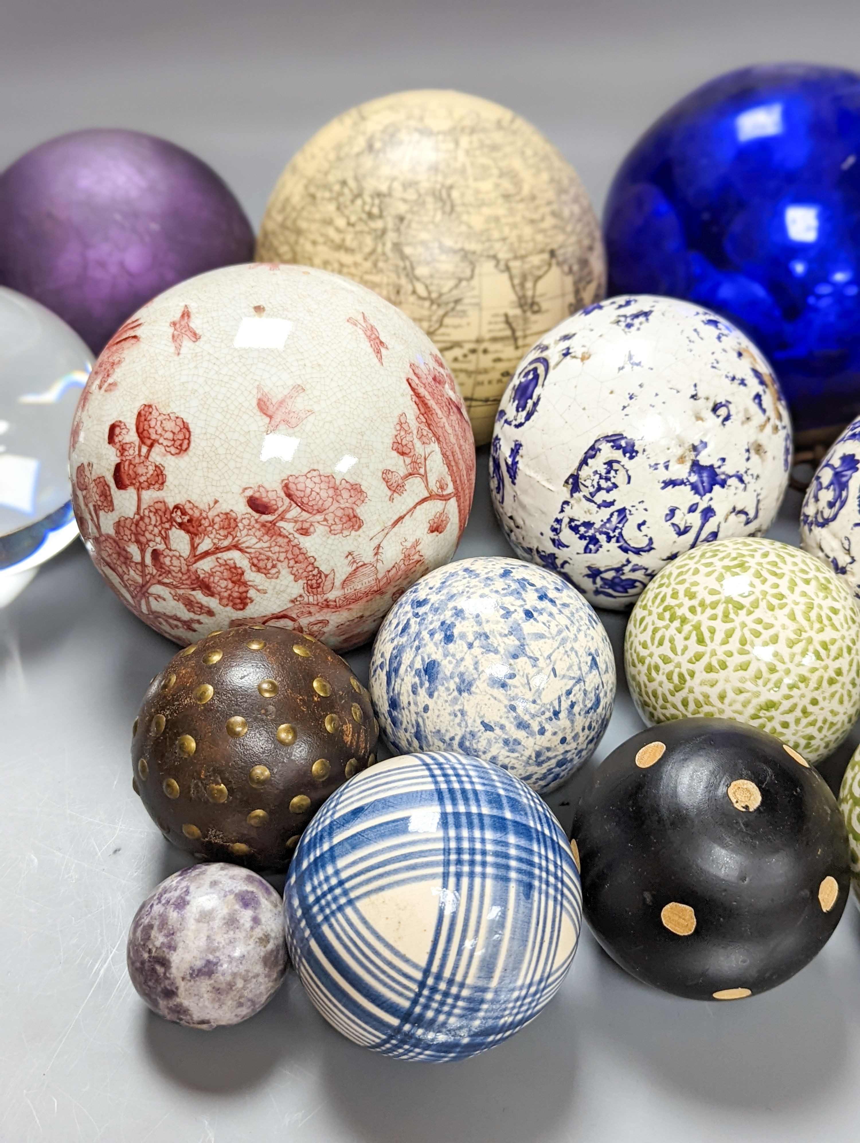 Quantity of mixed baubles, witches ball etc.
